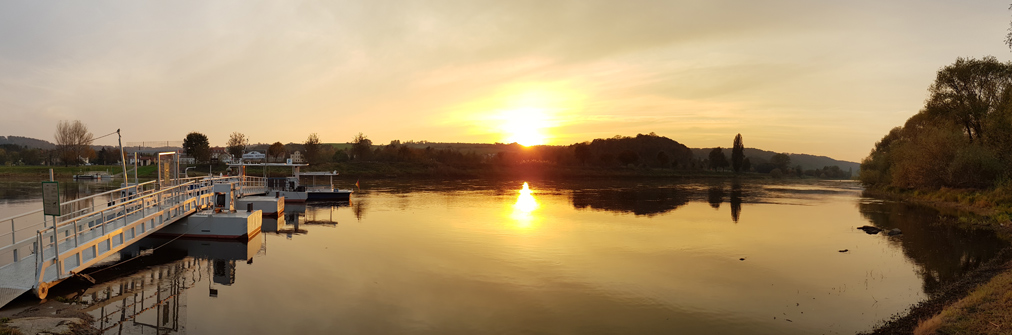 Sonnenuntergang an der Kötitzer Fähre